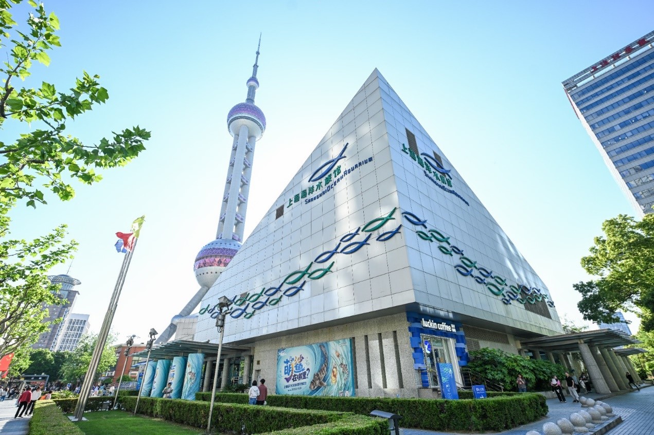 取票机遮雨棚实拍.jpg 取票机遮雨棚实拍.jpg